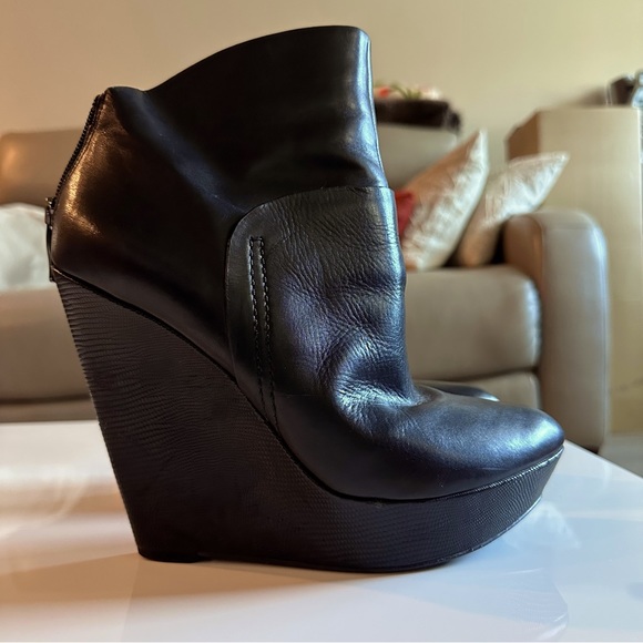 Guess by Marciano Bootie - Picture 10 of 11